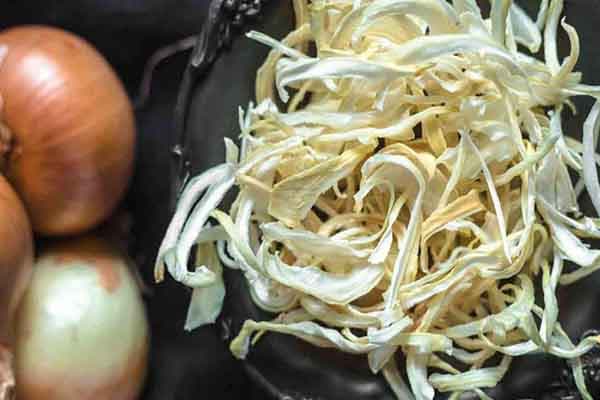 Dehydrated Onion